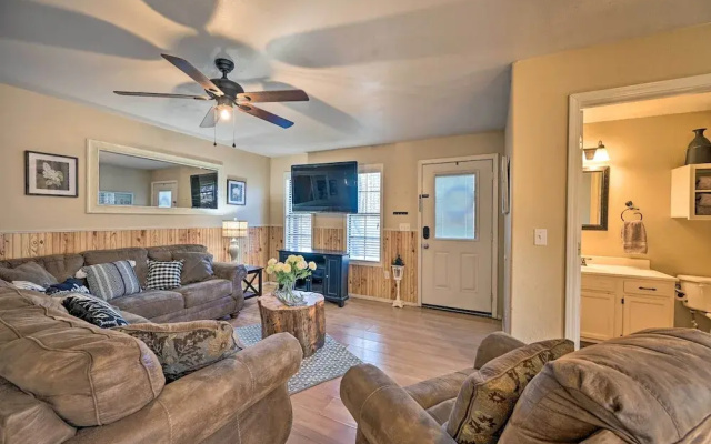 Pet-friendly 'shady Oaks' Broken Bow Gem w/ Patio!