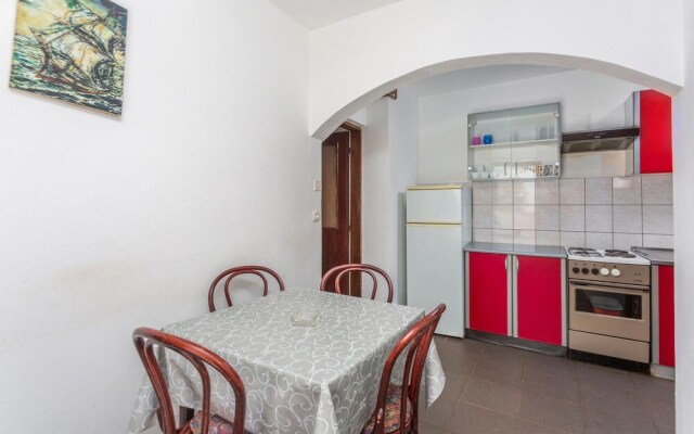 Beautiful Home in Njivice With Wifi and 2 Bedrooms