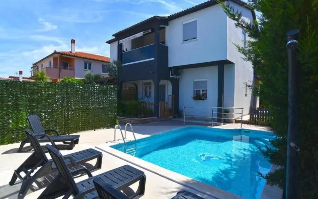 Welcoming Apartment With Shared Pool