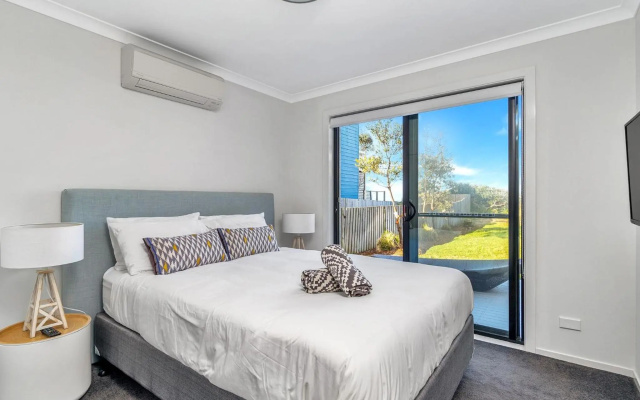 BEACH PERFECT Culburra Beach 4pm Check Out Sundays except Peak Season – Guest Rooms – Culburra Beach