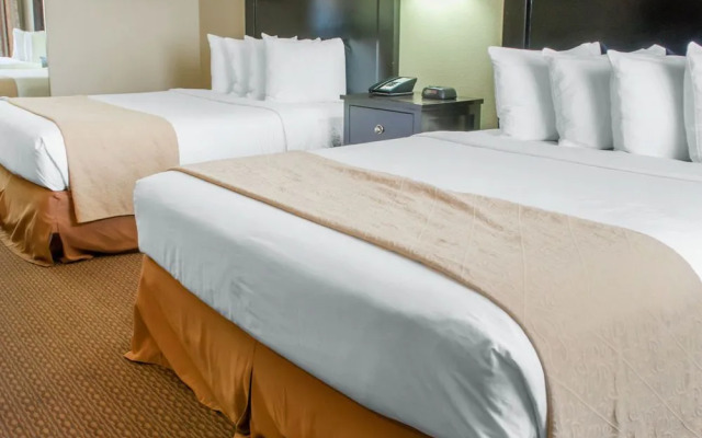 Quality Inn  Suites Gallup I-40 Exit 20