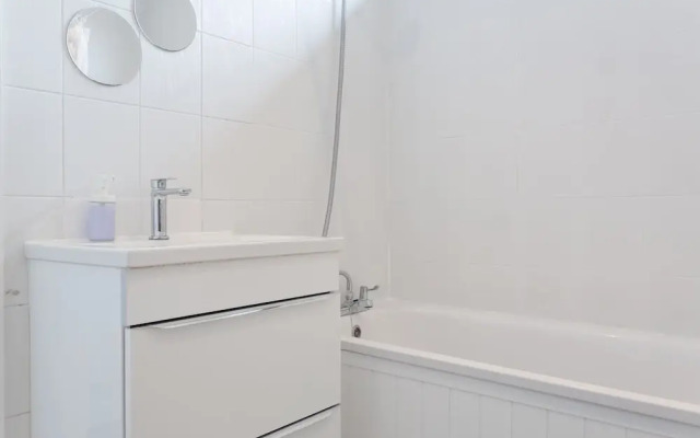 4 Bedroom Mews House in Kensal Rise