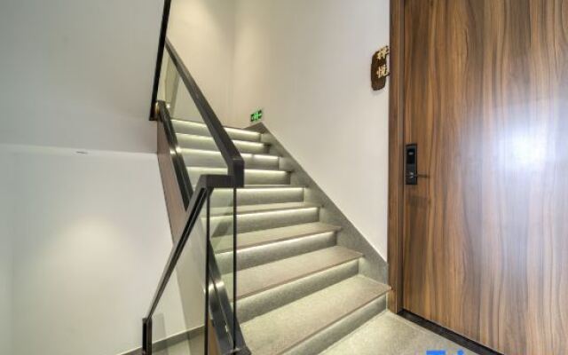 Zeyishan Homestay (Jiuhuashan Scenic Area Transfer Center)