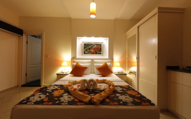 Sertil Deluxe Tropical Suites