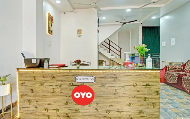 OYO Flagship 80479D Ocean Blue