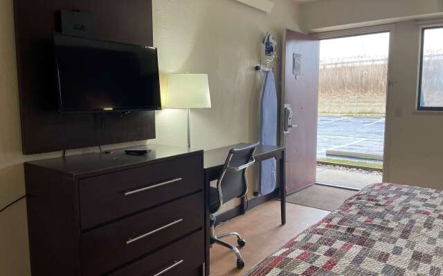 Red Roof Inn Toledo - Holland