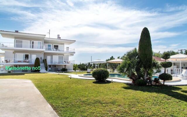 Family Maisonette with pool #5