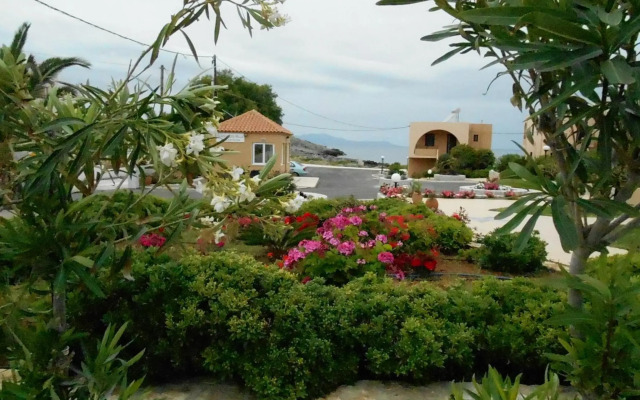 Nanakis Beach Hotel