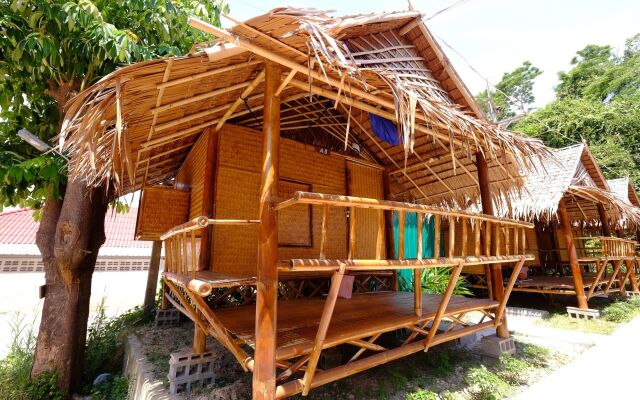 Bamboo Hut Bungalow-Adults Only