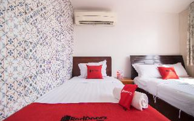 RedDoorz @ Pham Ngu Lao Street