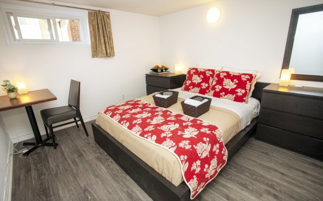 Cozy 3 bedroom, 2 bathroom Basement Suite in Toronto