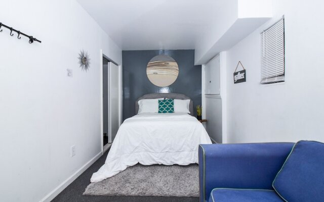 Racpanos Modern Stay on Forrest Street