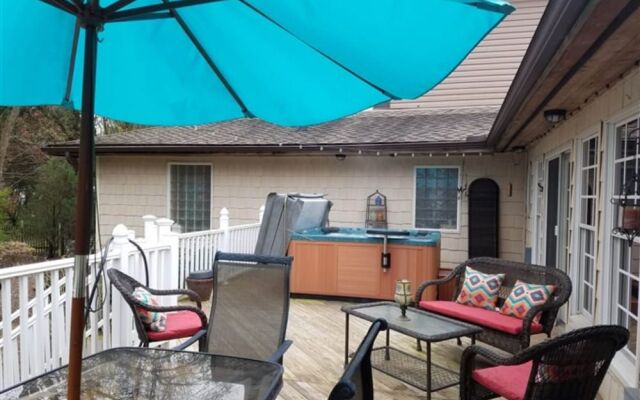 Silly Chickens Lodge B&B