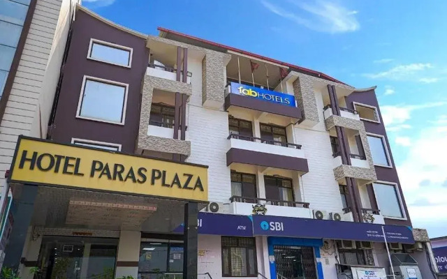 Hotel Paras Plaza