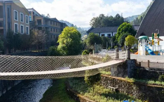 Tengchong Mayu Valley Time Hot Spring Bed and Breakfast