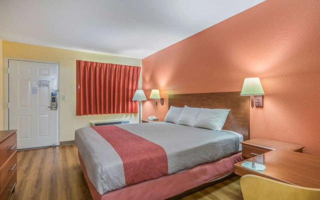 Rodeway Inn & Suites