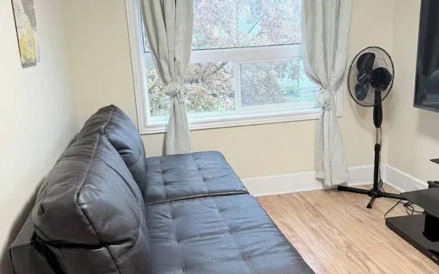 Cozy Duplex 2nd Floor Suite