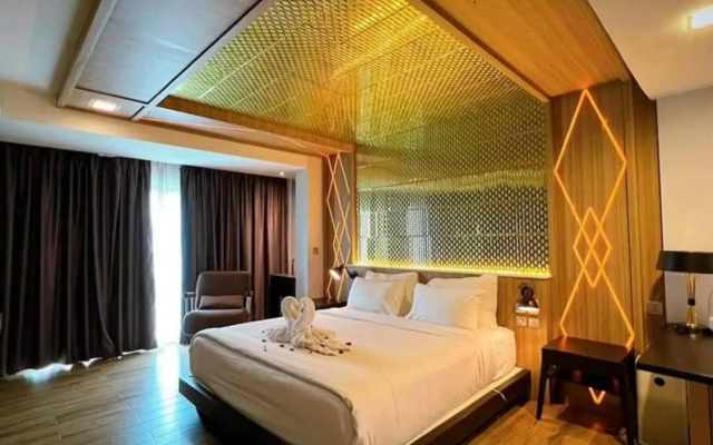 Holatel Hotel Phitsanulok