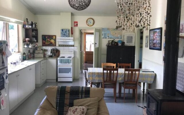 Port Campbell Guesthouse & Flash Packers