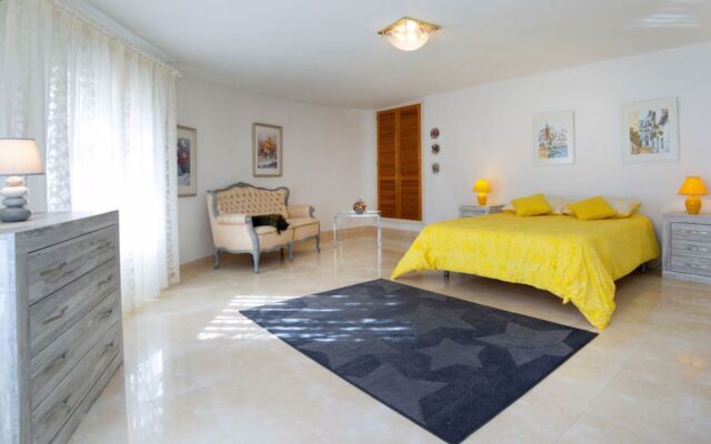 Holiday Home La Grippiere