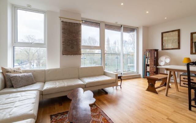 Regent's Canal View Apartment