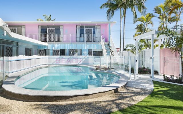 Ventura Beach Motel 3 Bedroom Poolside
