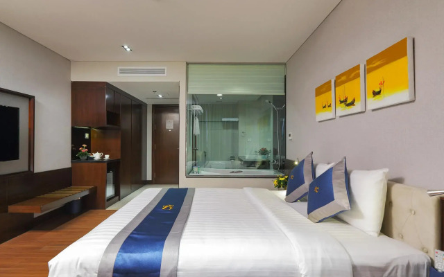 Central Palace Hotel