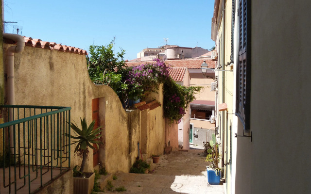 Clelia's Boutique Rooms & Suites