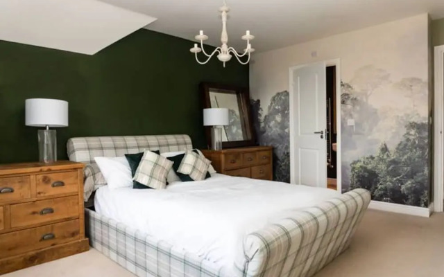 4 Bed House Sleep 10 Parking HotTub Wifi