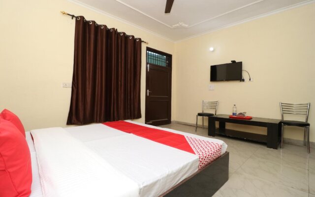 Oyo 28325 Dhillon Residency
