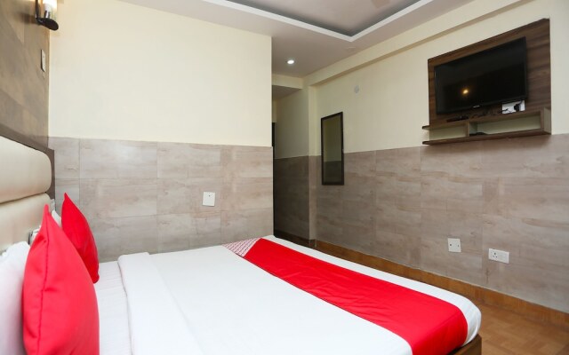 OYO 24954 Hotel Amrita