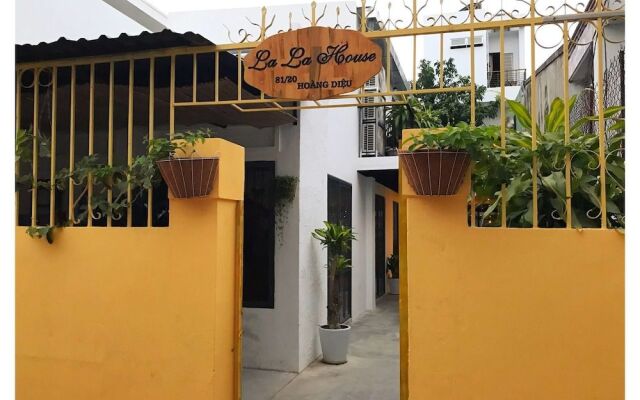 La La House Homestay