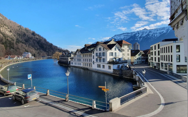 The Aarburg Hotel & Café
