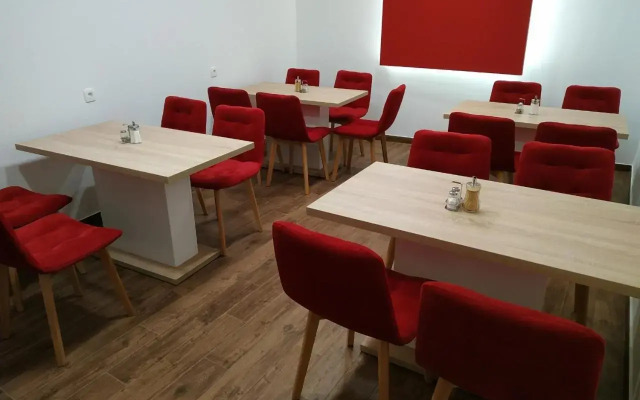 Hotel Logavina 8