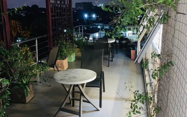 Akua Luxury Suite Sapphire Courts