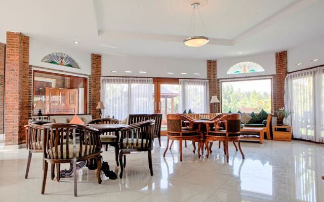 RedDoorz Plus near Dago Pakar