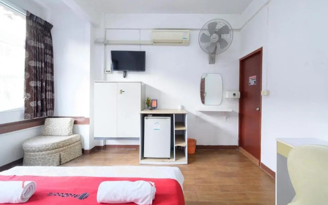 RedDoorz Khunnoy Hotel