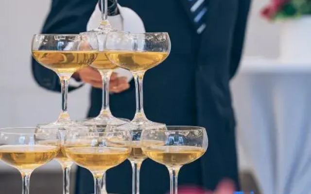 Howard Johnson The Bund Hotel Gasa