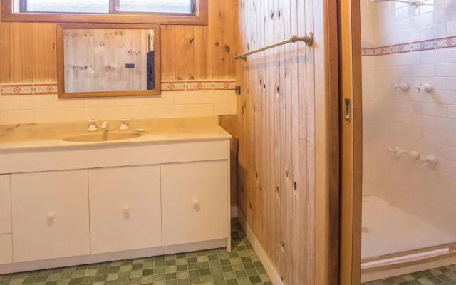 Centre Street 10 Lake Tabourie