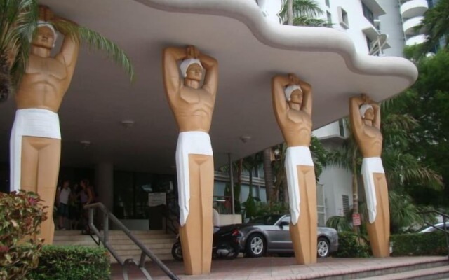 Casablanca by Design Suites Miami