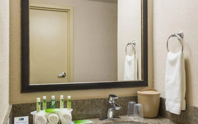 Holiday Inn Express Frazer - Malvern by IHG