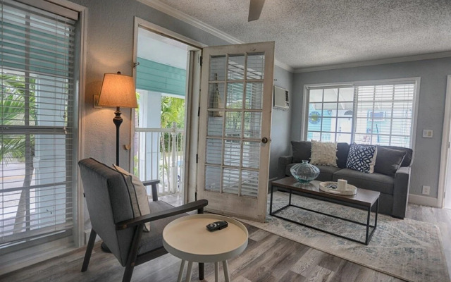 Sugarloaf Frank`s Key West Experience