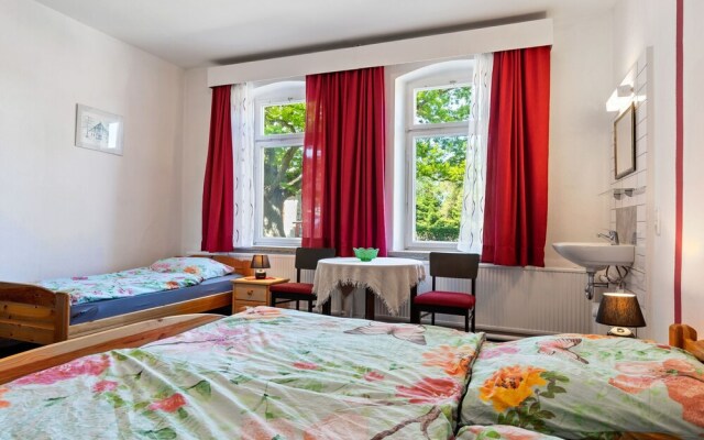 Delightful Apartment in Klein Pravtshagen With Boating