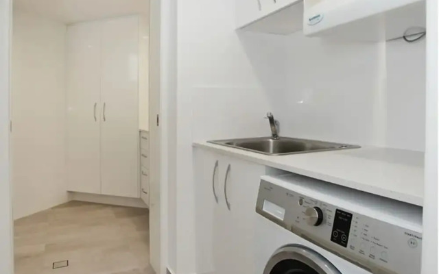 Kings Way Apartments