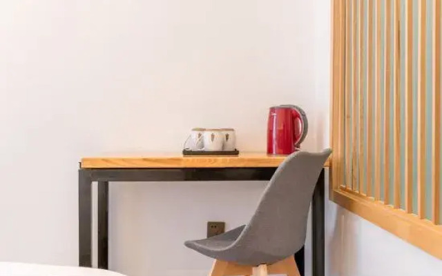 Dali Spring Four Seasons Homestay (Gucheng Nanmen Branch)
