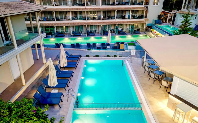Palapart Gikas Suites And Studios