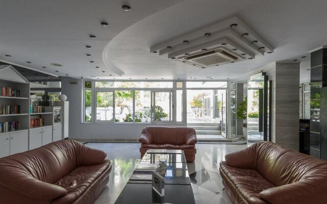 Alantha Apartments