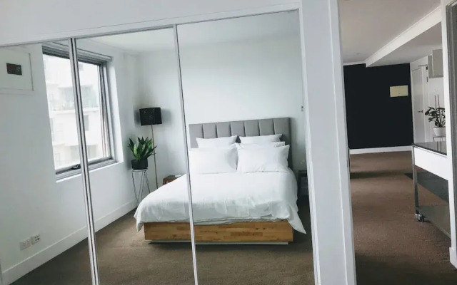 Staying Places - The Avenue