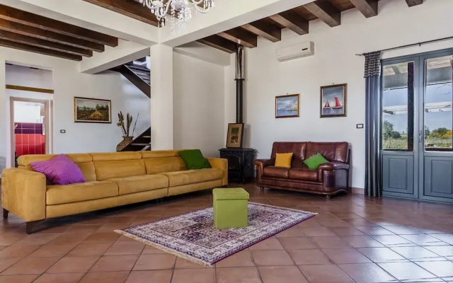 Charming Sea View Villa close to beach