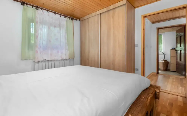 Awesome Home in Breze With Wifi and 2 Bedrooms